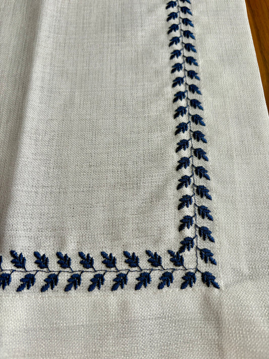 Elegant white linen table runner