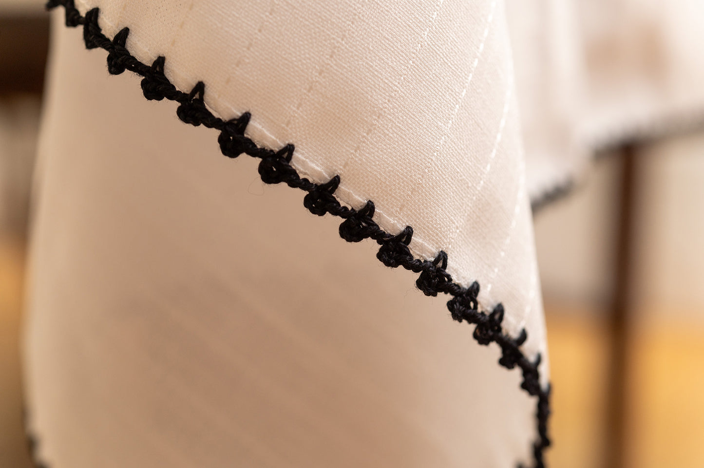 White hand press table cloth