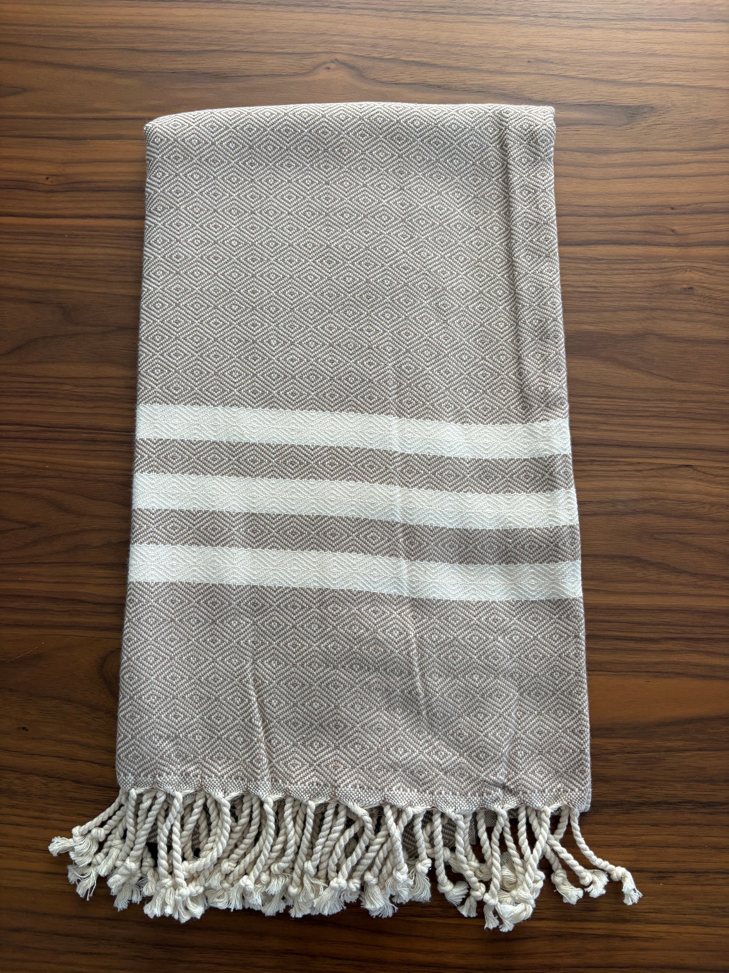 Beige & White Diamond Pattern Bath Towel