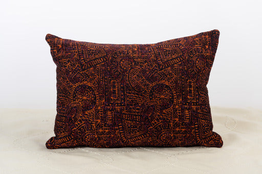 Vintage look woven pillow