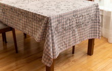 Load image into Gallery viewer, Tulip press table cloth
