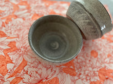 Load image into Gallery viewer, Decorative grey ceramic bowl
