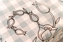 Load image into Gallery viewer, Tulip press table cloth
