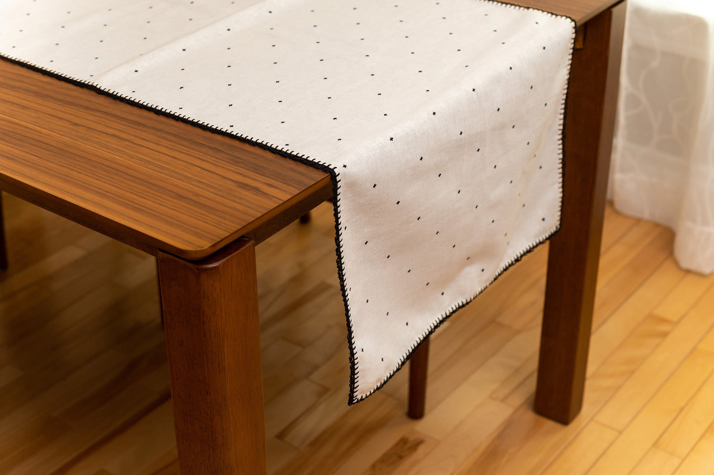 Black and white table runner