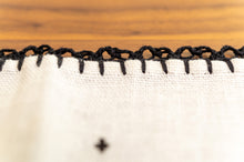 Load image into Gallery viewer, Black and white table runner
