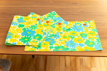 Load image into Gallery viewer, Floral print placemat
