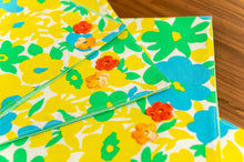Load image into Gallery viewer, Floral print placemat
