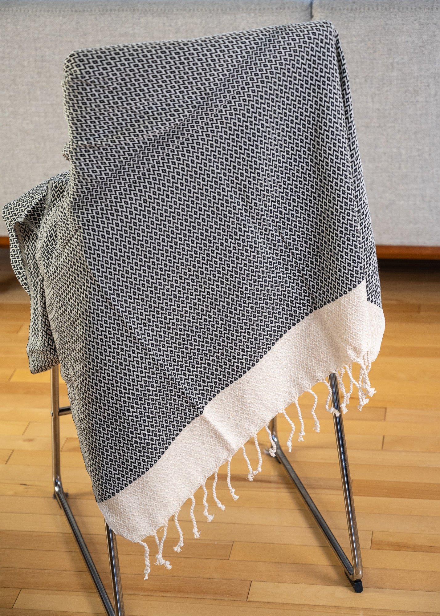 Black Diamond Pattern Bath Towel