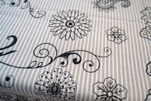 Load image into Gallery viewer, Natural Colour Lines  Flower Design Table Cloth
