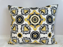 Load image into Gallery viewer, Woven throw pillow
