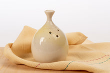 Load image into Gallery viewer, Small ceramic vase
